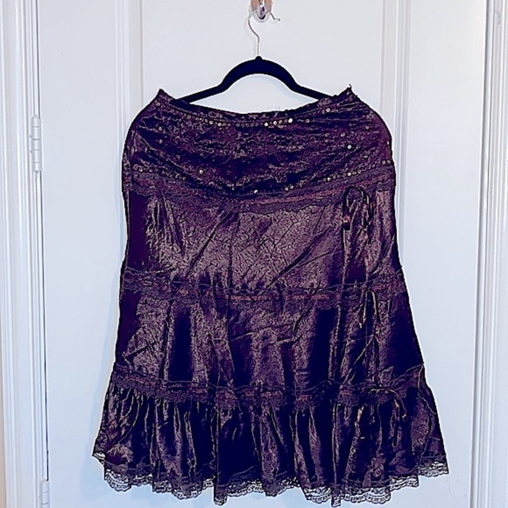 Aziz Knee Length Brown Skirt With Ribbon & Lace Design Size M - Picture 4 of 8